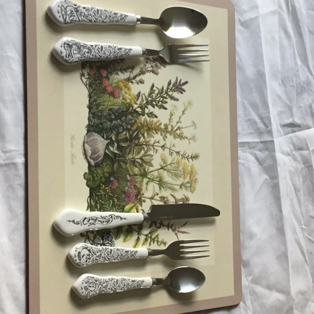 Disney 5 PIECES FLATWARE THE BEAUTY‎ & THE BEAST BE OUR GUEST
